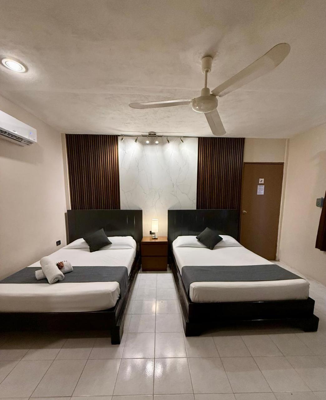 Hotel Baroni Progreso  Extérieur photo